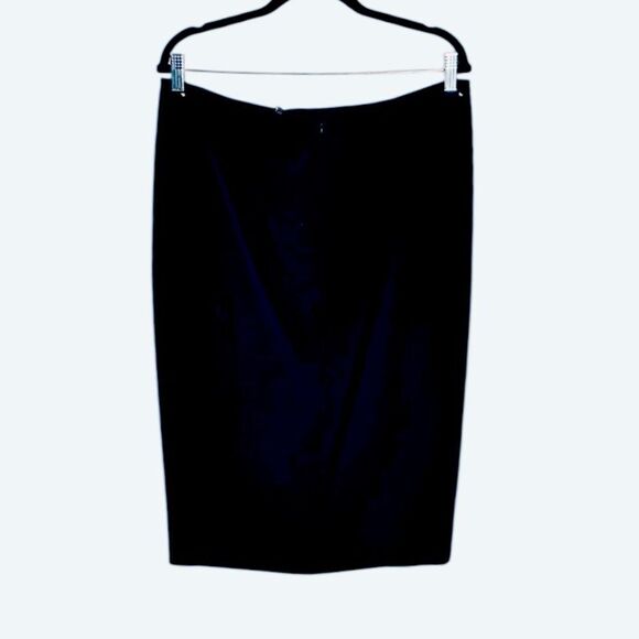 WHBM Women's Longline Studded
NWT Size 14 - Picture 2 of 3